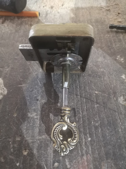 The Lock Doc, Serrurier à Bertric-Burée