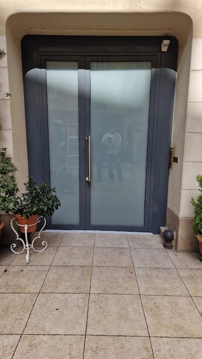 SERRURERIE ROUGE - Point Fort Fichet, Serrurier à Paris 02